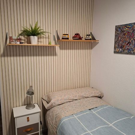 Habitacion Particular Con Bano Privado Севиля Екстериор снимка