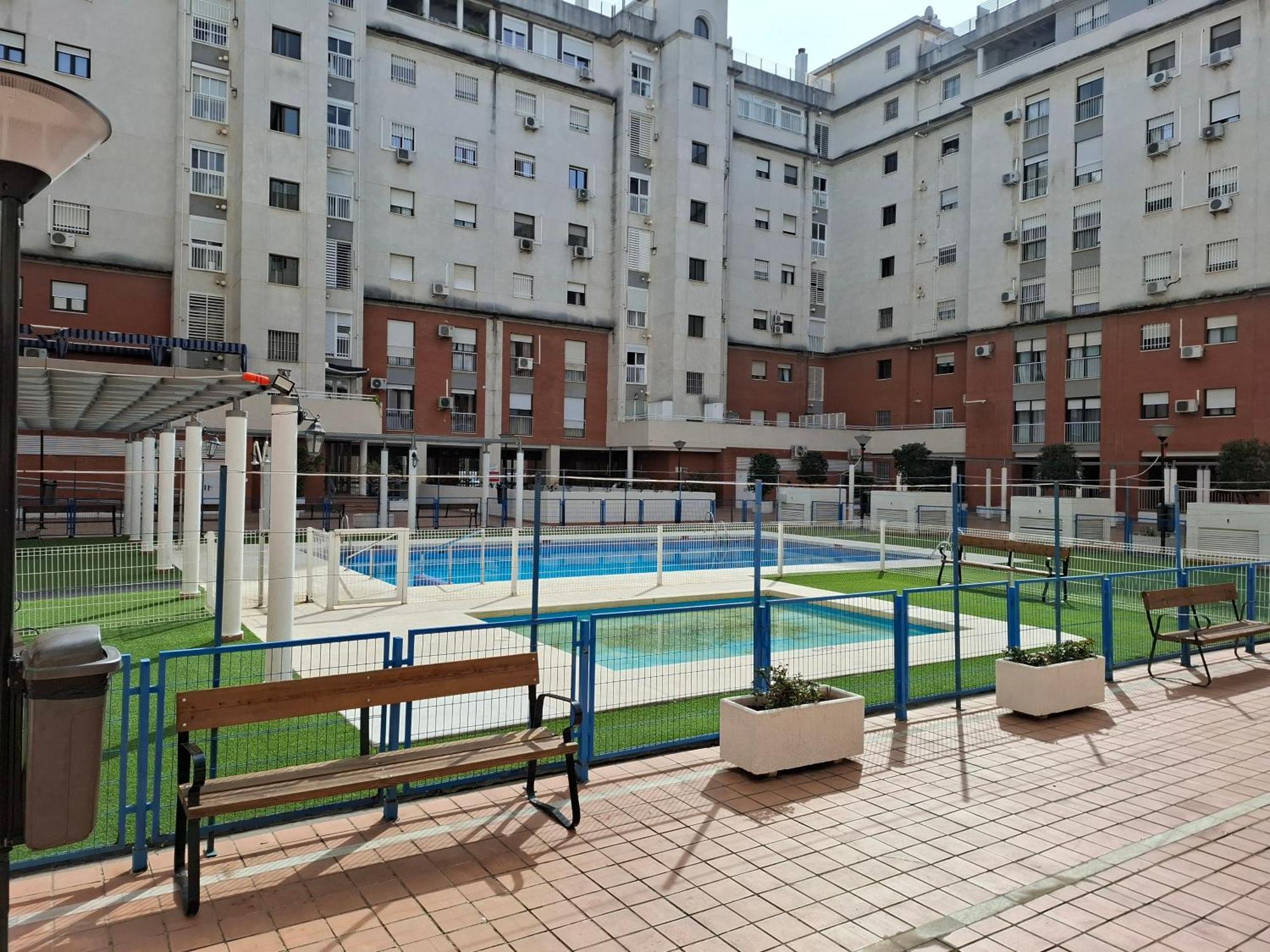 Habitacion Particular Con Bano Privado Севиля Екстериор снимка