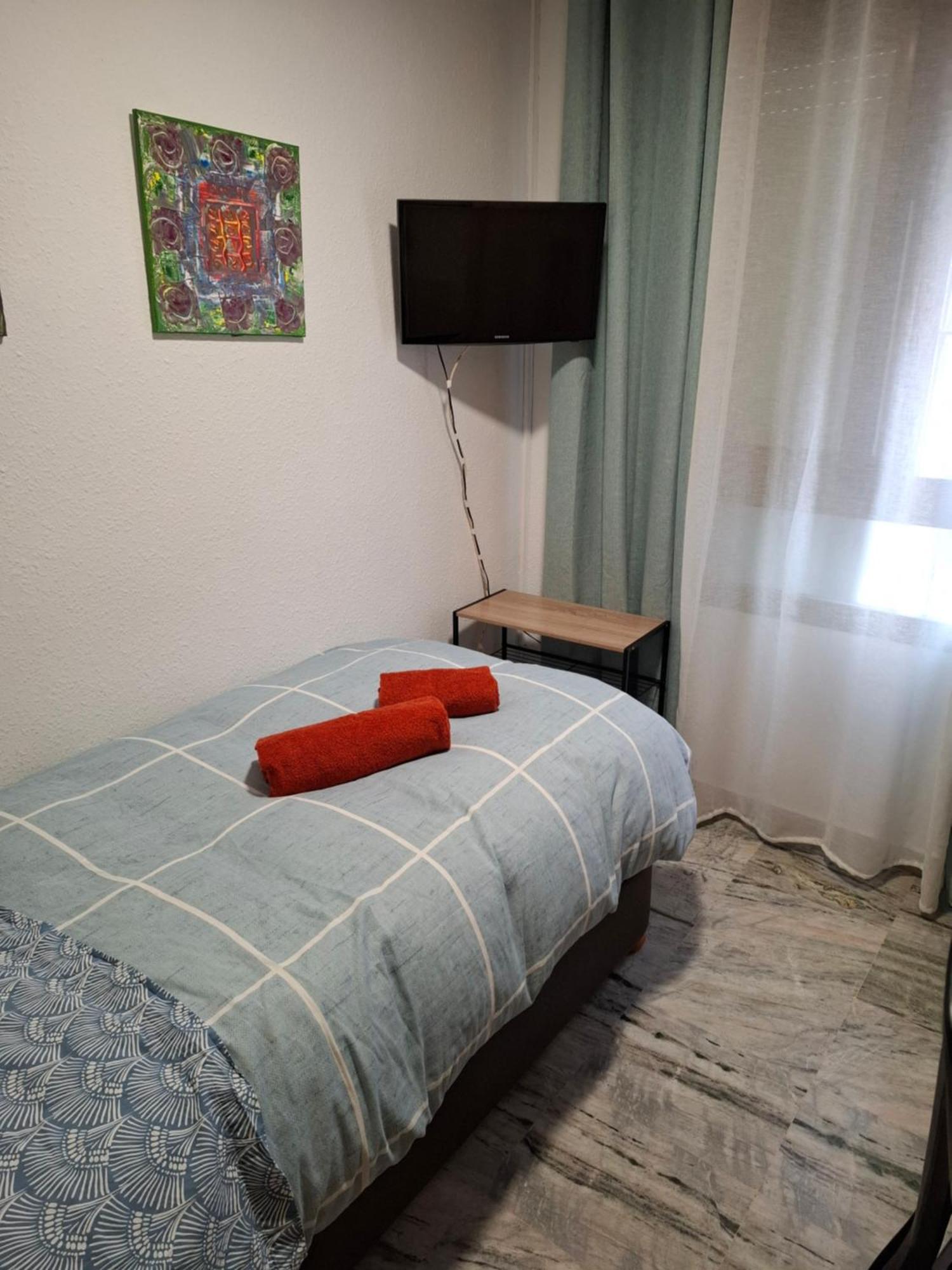 Habitacion Particular Con Bano Privado Севиля Екстериор снимка